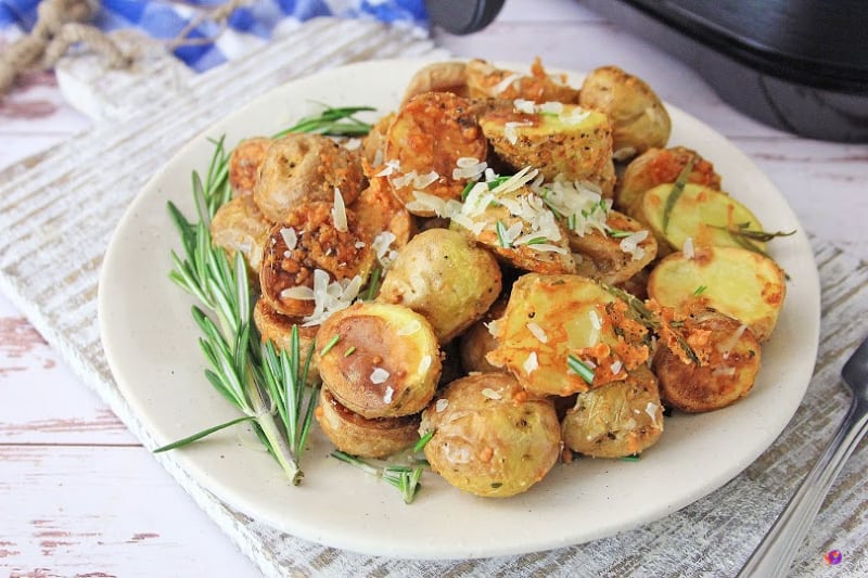 Air Fryer Parm Rosemary Potatoes 2 Air Fryer Parm Rosemary Potatoes