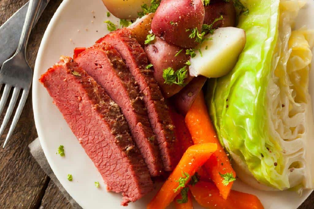Best Cooking Methods for Corned Beef and Cabbage 7 Homemade Corned Beef and Cabbage with Carrots and Potatoes