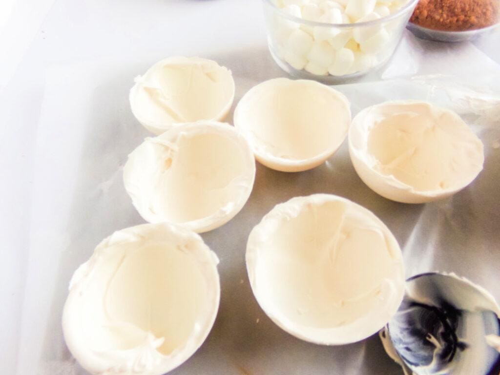 Peanut Butter Hot Cocoa Bombs 7 Peanut Butter Hot Cocoa Bombs