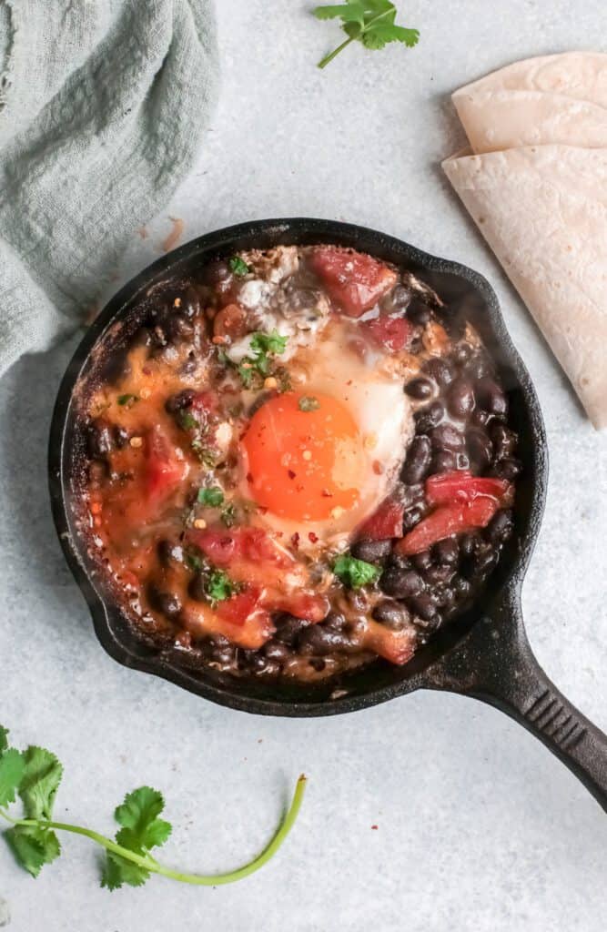 Tasty One-Pan Huevos Rancheros (Authentic Mexican)