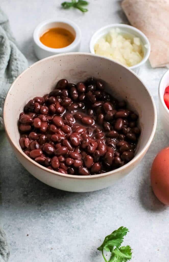 Tasty One-Pan Huevos Rancheros (Authentic Mexican)