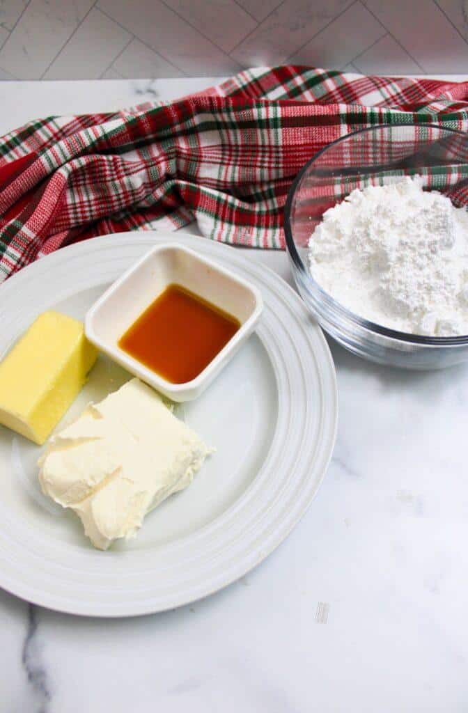 Christmas-Themed Red Velvet Cake Balls