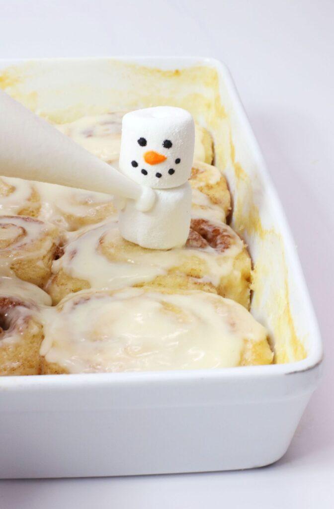 Frosty's Meltdown: Irresistible Melted Snowman Cinnamon Rolls 13 Snowman Cinnamon Rolls