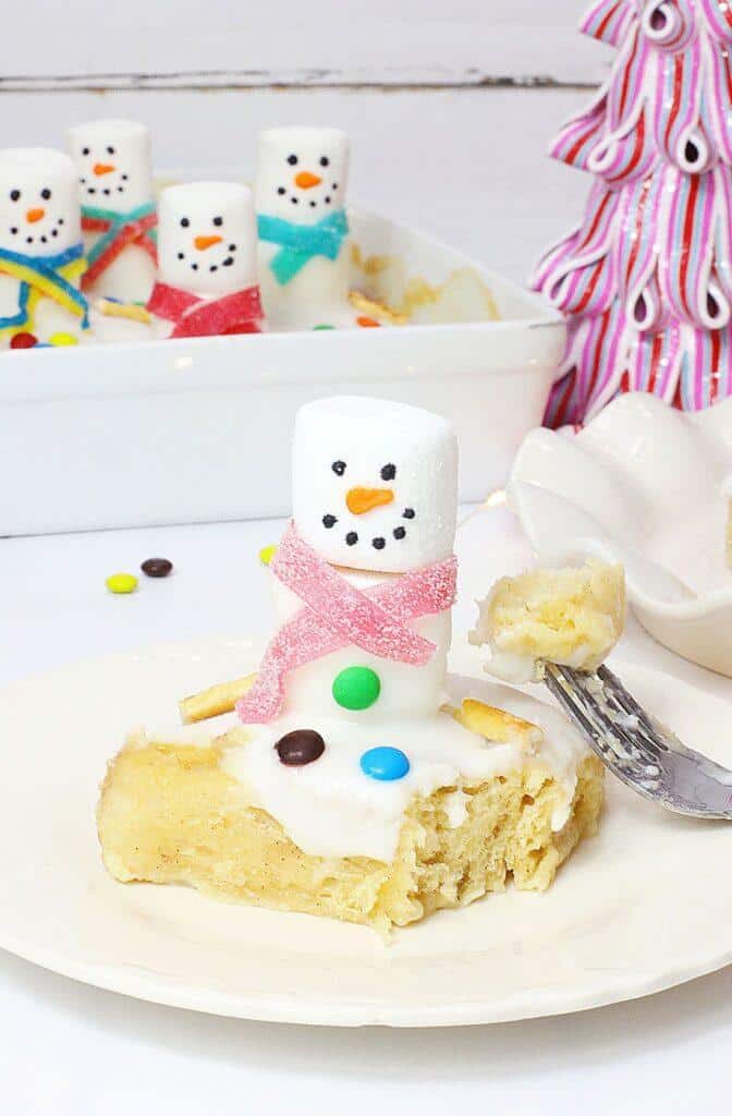 Frosty's Meltdown: Irresistible Melted Snowman Cinnamon Rolls 18 Snowman Cinnamon Rolls