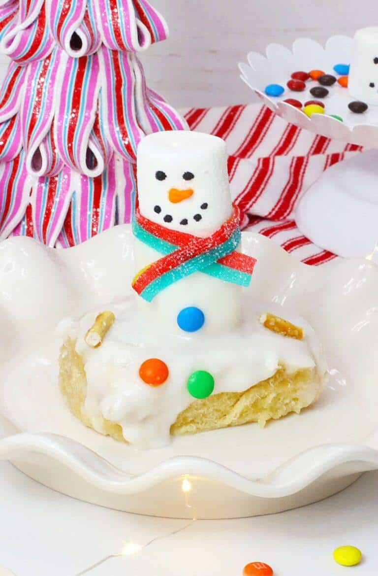 Snowman Cinnamon Rolls