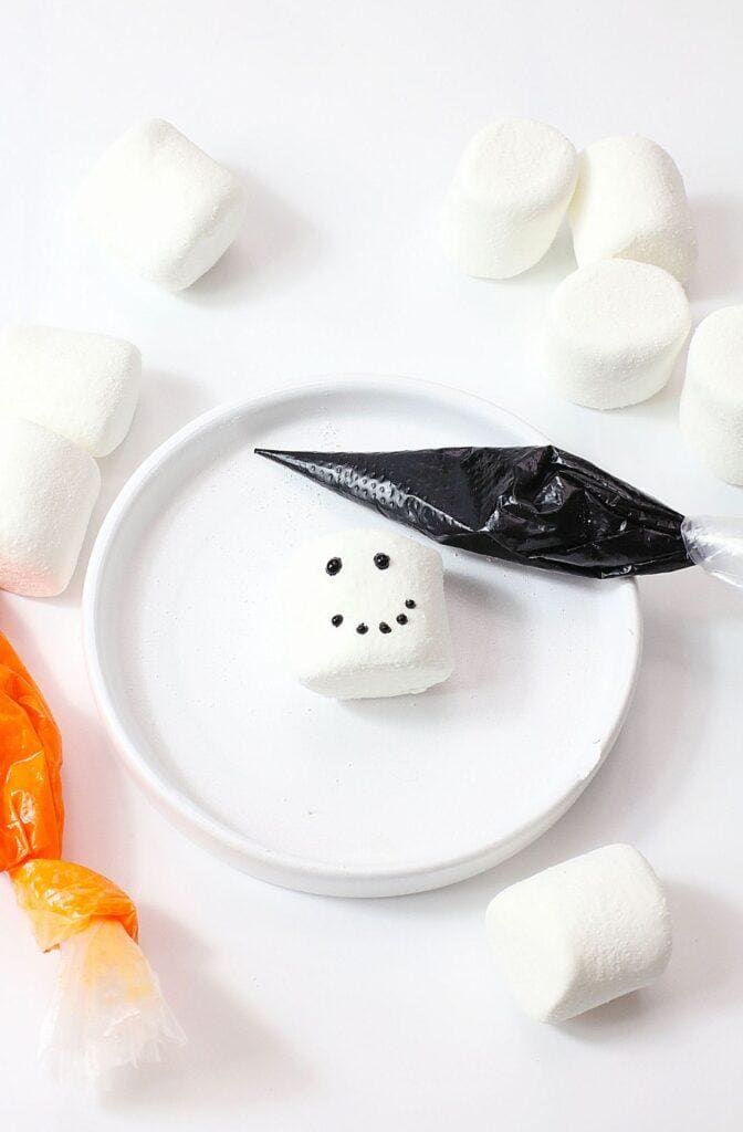 Frosty's Meltdown: Irresistible Melted Snowman Cinnamon Rolls 7 Melted Snowman Cinnamon Rolls smile