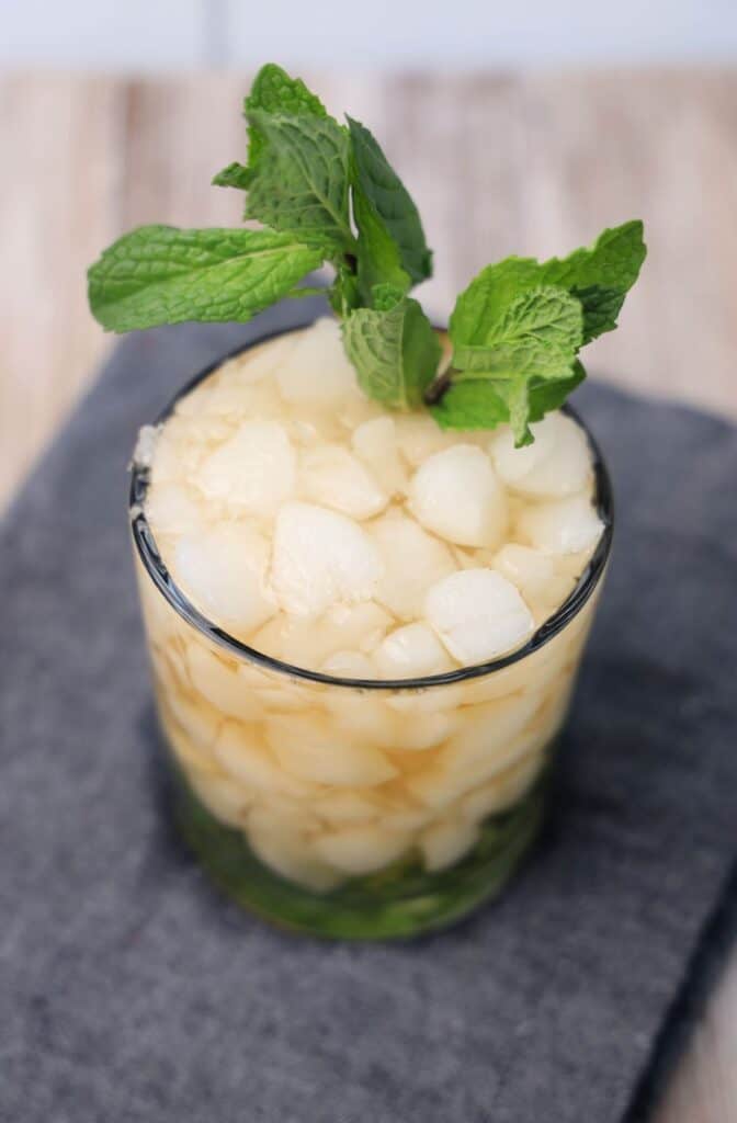 Celebrate Tradition with a Refreshing Mint Julep Recipe 8 Mastering the Mint Julep