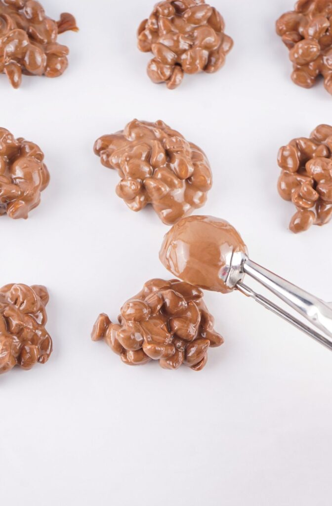 FESTIVE CROCKPOT CHRISTMAS CANDY 8 Festive Crockpot Christmas Candy Recipe