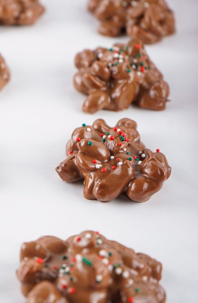 FESTIVE CROCKPOT CHRISTMAS CANDY 10 Festive Crockpot Christmas Candy Recipe