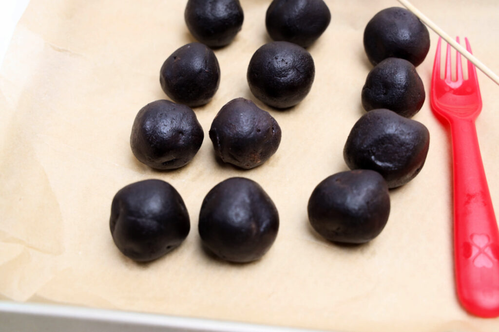 GrinchOreoBallsInProcess 10