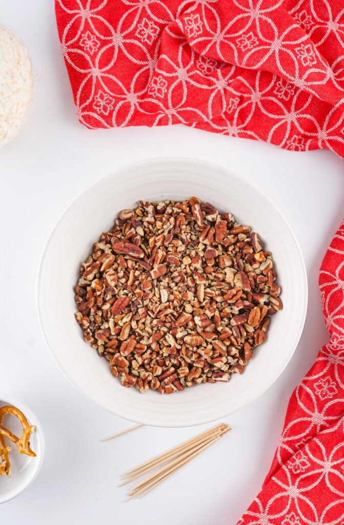 FESTIVE RUDOLPH CHEESEBALL 7 Festive Rudolph Cheeseball