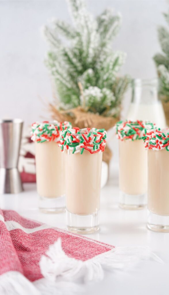 FESTIVE CHRISTMAS SUGAR COOKIE SHOT 8 Christmas Sugar Cookie Shot