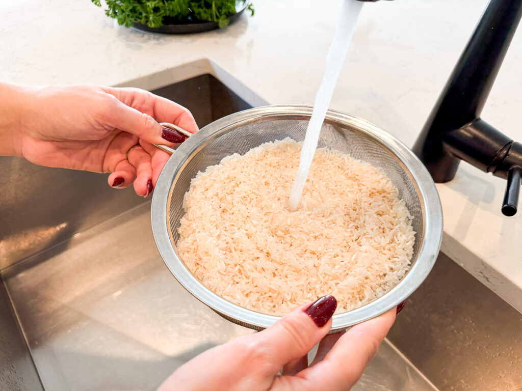 rinse rice in strainer